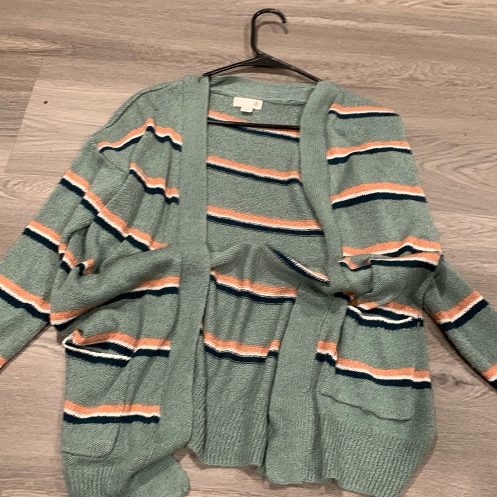 So size M cardigan
